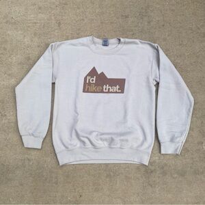 Gildan Tan Crewneck Sweatshirt with Mountain Graphic Small